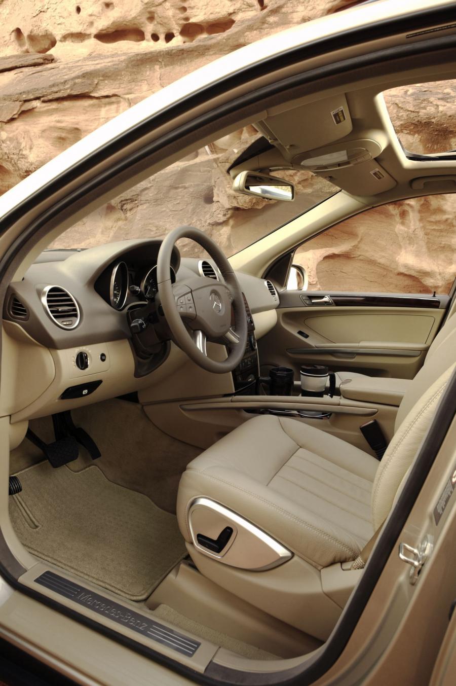  Mercedes-Benz ML-Class 2006 года  (фото 258 из 400)